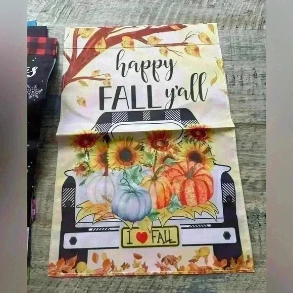 New in plastic 12 garden flags, 12x17 inches approximately - Picture 5 of 12